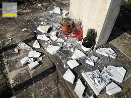 Distrutta la “stele della vergogna”: il monumento in frantumi