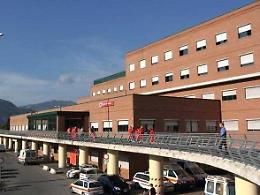 Si spara alla fronte con un fucile: dopo ore di agonia l'uomo è deceduto