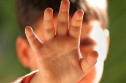 Violenza sessuale su un bimbo di nove anni, emergono gravi indizi