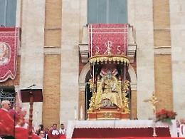 Alatri - San Sisto batte anche la pioggia. Città in festa per il patrono