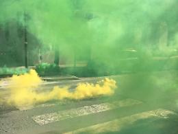 Ausiliari del traffico senza lavoro, si protesta con i fumogeni