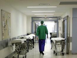 Furto in corsia: donna resta 12 ore in sala operatoria e i ladri le rubano tutto