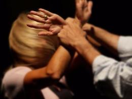 Maltrattamenti sulla moglie: marito violento finisce nei guai