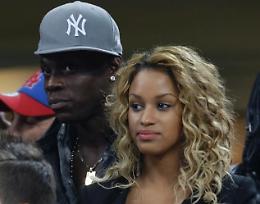 Balotelli contro Neguesha: neanche un ct tanti calciatori!