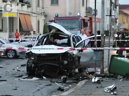 Fa esplodere un'auto con una bomba carta, arriva l'epilogo
