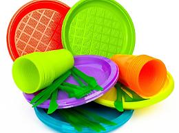 Stop a piatti e posate di plastica, saranno messi al bando dall'Ue