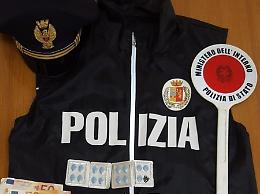 Scoperta un'altra casa del sesso: sequestrati profilattici, viagra e cellulari