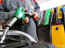 Benzina scontata per i carabinieri: 13 indagati, tra questi anche un maresciallo