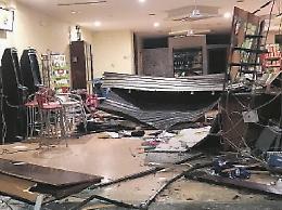 Spaccata notturna al bar “377.  Portate via le slot, bottino ricco