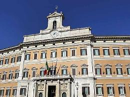 Andrea Amata perde il seggio di consigliere provinciale: ecco chi gli subentra