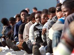 Bivacco sulle vie, atteggiamenti discutibili e spaccio: immigrati nella bufera