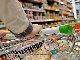 Padre disoccupato da tempo ruba pane e formaggio per sfamare i figli: arrestato