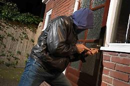 Ladri scatenati nella notte: doppio colpo in villa, bottino ingente