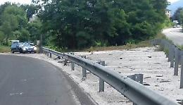 Carro funebre in viaggio sulla superstrada senza... documenti
