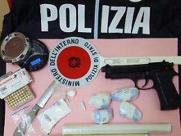 Con un carico di cocaina nascosto in casa, 24enne finisce in manette
