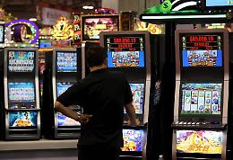 "Slot e Gratta e Vinci? Adesso basta": al loro posto un biliardino