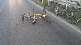 Travolge e uccide un ragazzo in bici, si indaga sulla dinamica