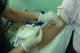 La prima "notte rossa" in provincia: dona il sangue, poi il ristoro gratis