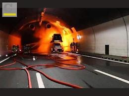 Bisarca Fca di Cassino distrutta dalle fiamme: panico nel tunnel del Gottardo