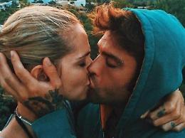 Chiara Ferragni e Fedez, count-down per le nozze tra effusioni e dediche social