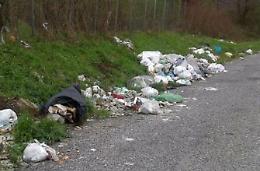 Smaltimento illecito e cavallo malnutrito, ordinanza del sindaco per una coppia