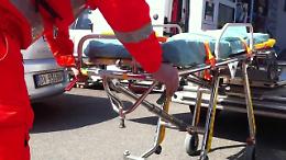 Giovane mamma muore in strada per un malore. Come la madre quando aveva 3 anni