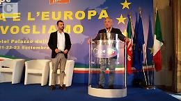 Forza Italia, da Fiuggi Tajani lancia l'invito a Salvini: "Molla i 5 Stelle"