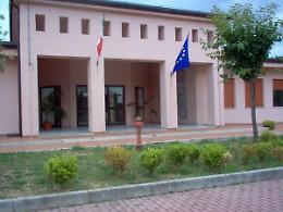 Spinte, urla, violenze e anche baci sulla bocca ai bimbi: maestre a giudizio