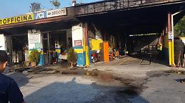 Incendio autofficina: in fumo una vita di lavoro. Titolare al Sant'Eugenio