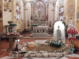 Tenta di rubare la reliquia di S. Antonio. Ma il rumore allerta il parroco e fugge via