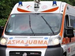 Travolto da un'auto davanti casa: momenti di terrore per un noto artigiano