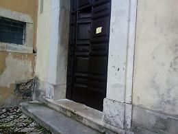 Prete aggredito a mattonate: la suora collabora coi magistrati. Svolta vicina