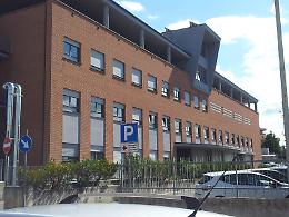 Bimbo schiacciato da un armadio: muore tra le braccia del nonno