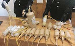 Fuochi pirotecnici illegali, munizioni da guerra e monete antiche: due denunce