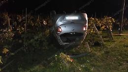Si ribalta con l'auto e finisce in un vigneto: 28enne miracolato