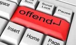Insulta i dentisti su Fb: condannato paziente insoddisfatto