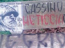 Razzismo, spunta una nuova scritta. L'ondata non si placa