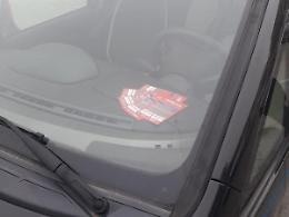 Caos parcheggi, automobilisti esasperati: i grattini non bastano mai