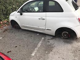 Ladri in azione: rubati gomme e cerchioni ad una vettura