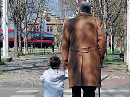 Il calo demografico preoccupa: sempre meno bambini e più anziani