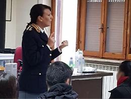 Rispetto, "scelte di vita", bullismo-cyberbullismo: la polizia con i giovani