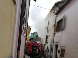 Scampato al rogo della sua abitazione: mobilitazione per Domenico e suo fratello