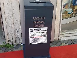 Pile esauste e farmaci scaduti: al via l'installazione dei nuovi contenitori