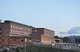 Cassino, auto rimosse nel piazzale dell'ospedale: multe e costi salati