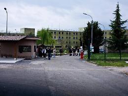 Carte false per lasciare il carcere: medico e detenuto rinviati a giudizio