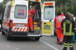Casilina, incidente nella nebbia: finanziere si ribalta con l'auto. E' grave