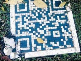 Vandali senza pietà in azione: nuovi raid dopo lo scempio del mosaico