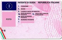 Minore beccato alla guida: falsifica un documento e si spaccia per il fratello