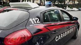 In auto con la droga e senza patente: quarantenne in manette