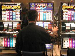 L'arrestato al giudice: "Io ladro per vendetta contro le slot machine"